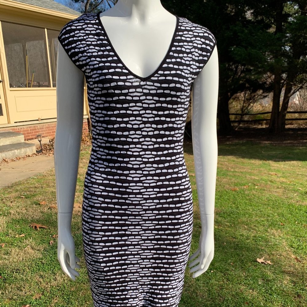 EUC M Missoni knit dress sz small
